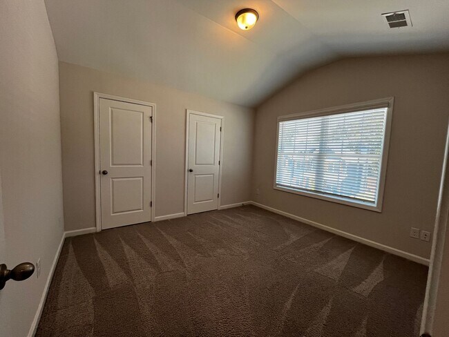 Building Photo - 311 Shoshone Cir