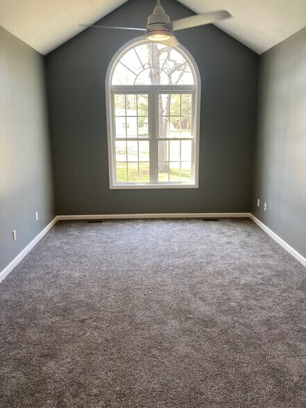 Building Photo - 411 Black Ave