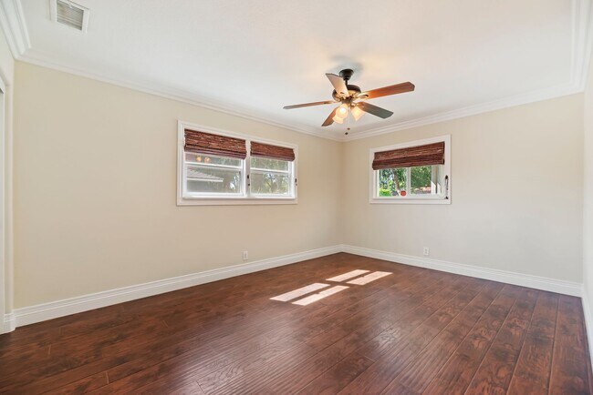Building Photo - 4570 Emerson St