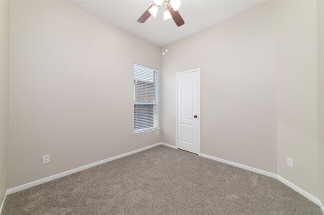 Building Photo - 2951 Smokey Forest Ln