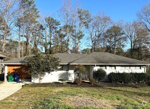 Building Photo - Toco Hills Hidden Gem! 3 Bed-2 Bath Near E...