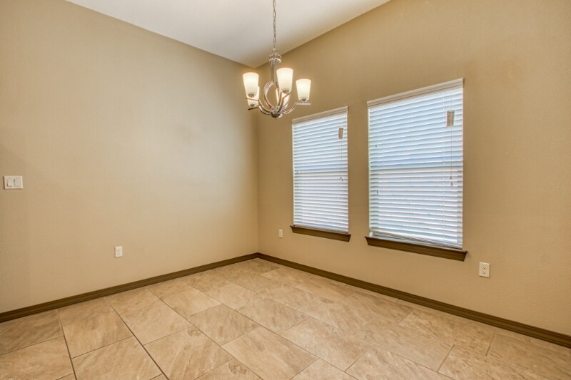 Building Photo - 12053 Silver Crown