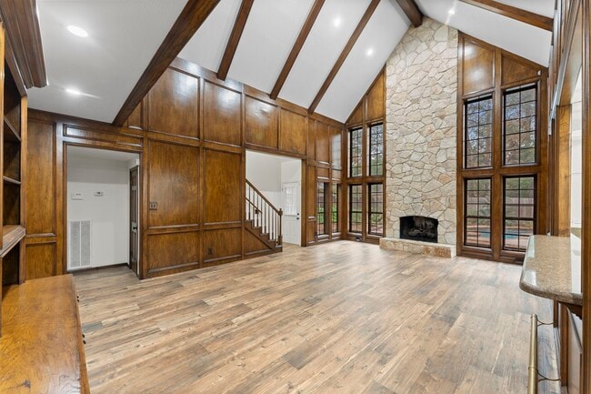 Building Photo - 6 Thornhedge Ct