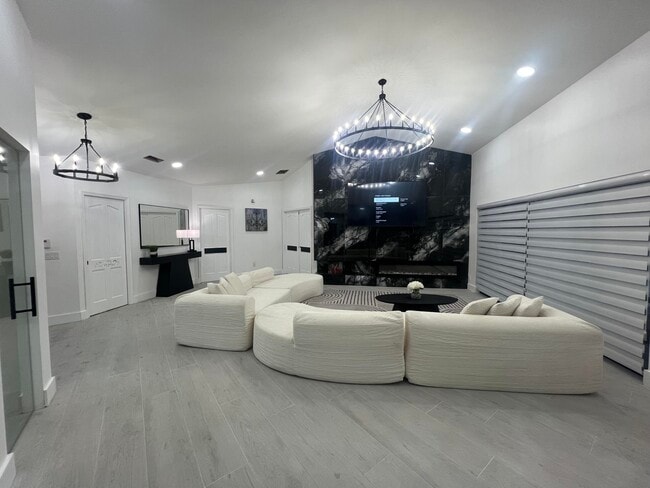 Building Photo - 13302 Doubletree Cir