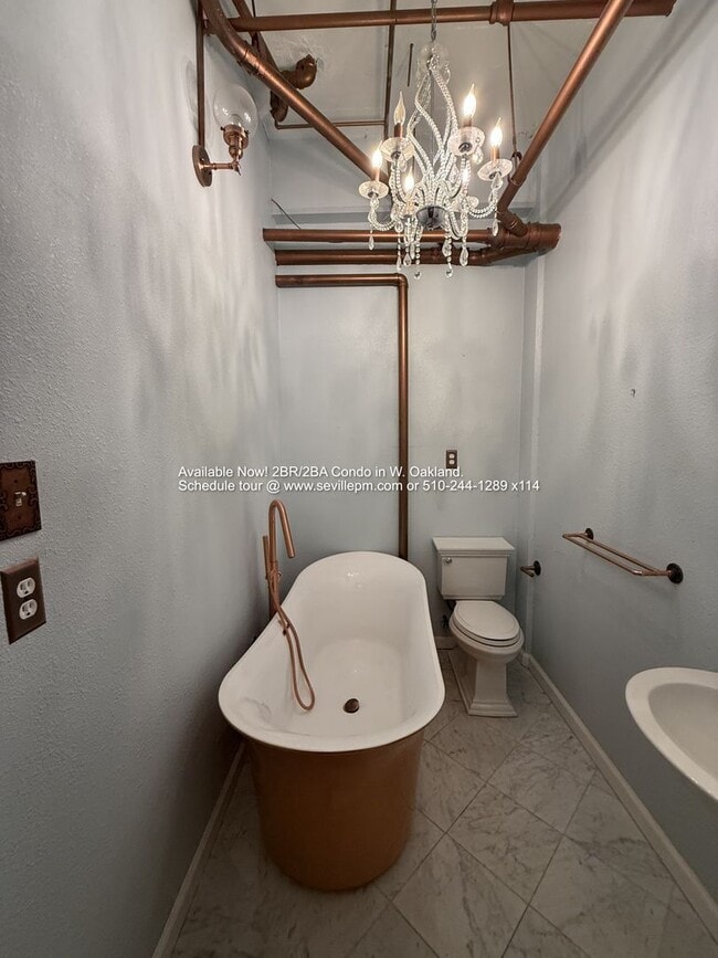 Building Photo - CHIC INDUSTRIAL 2BR/2BA CONDO Available Now!