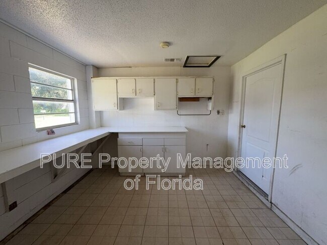 Building Photo - 12300 SE 128th Ct