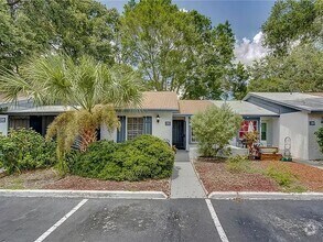 Building Photo - 7355 Parkside Villas Dr N