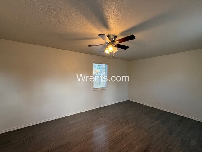 Building Photo - 3 Bedrooms | 1 Bathroom | Rancher with Large Detached Shop