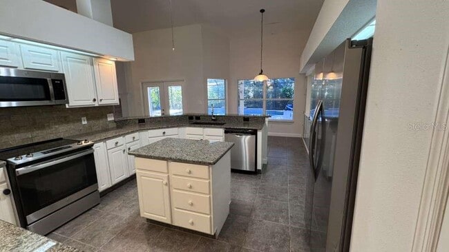 Building Photo - 10324 Pointview Ct