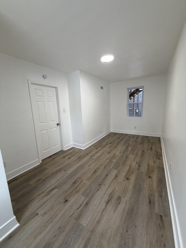 Building Photo - 121 44th St