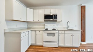 Building Photo - 3038 W Salinas