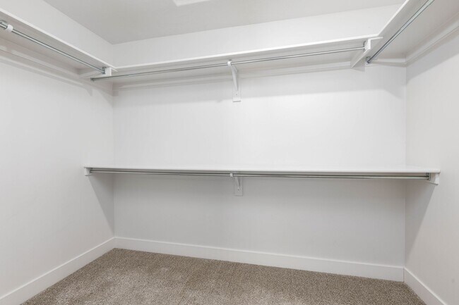 Building Photo - 3 bed / 2.5 bath / 2-car with washer/dryer/fridge 2019 built END UNIT!