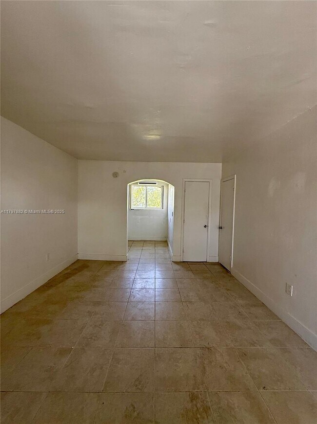 Building Photo - 5305 Biscayne Blvd