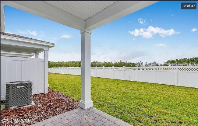 Building Photo - 240 Cherry Elm Dr