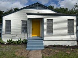 Building Photo - 2245 E Overton Rd