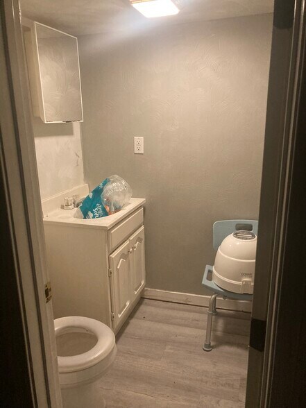 Basement Bathroom - 5004 Euclid Ave