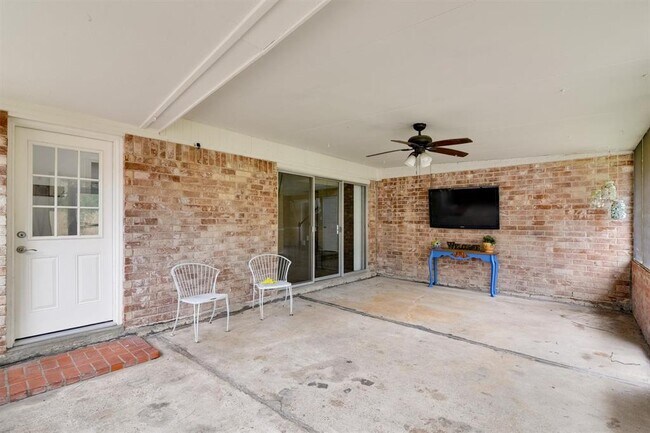 Building Photo - 14919 Parkville Dr