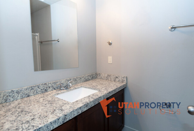 Building Photo - 14357 S Sherwell Ct