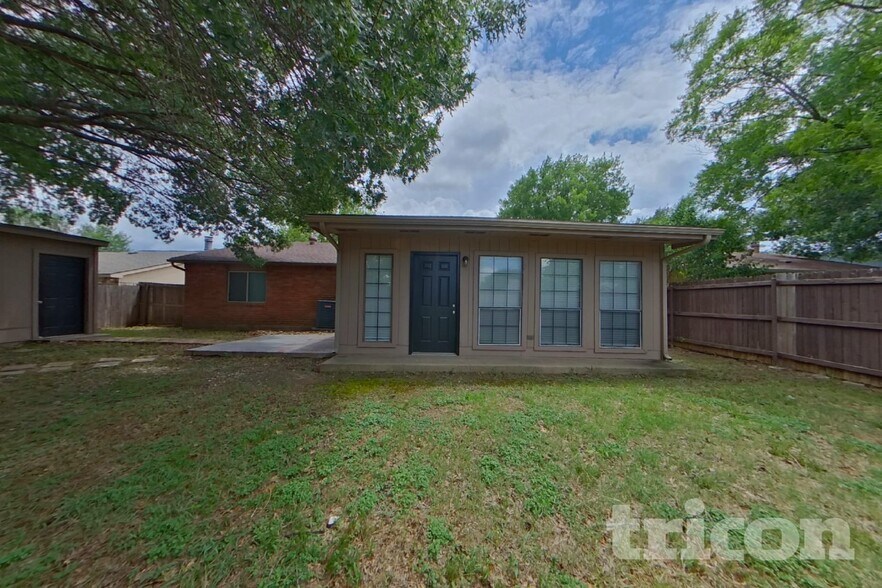 Building Photo - 7309 Hedge Dr
