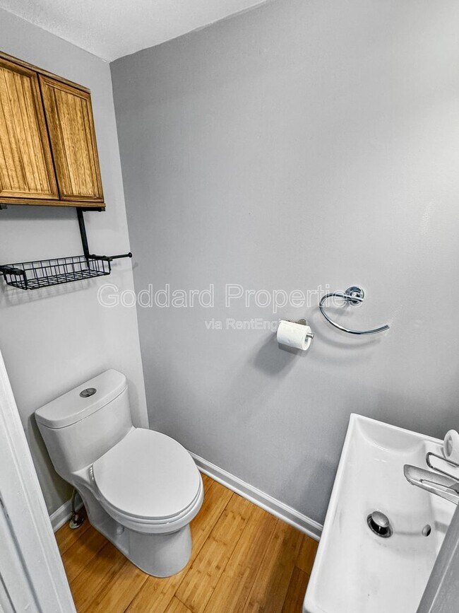 Building Photo - 412 Ripplewood Rd