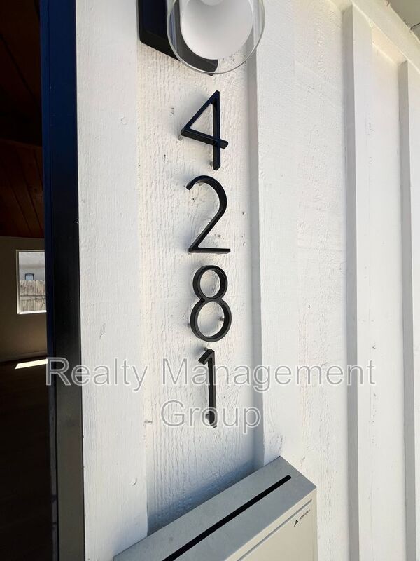 Building Photo - 4283 51st St