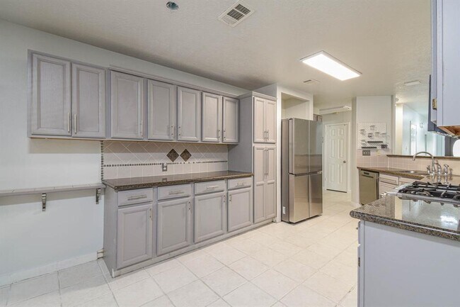 Building Photo - 8914 Emerald Heights Ln