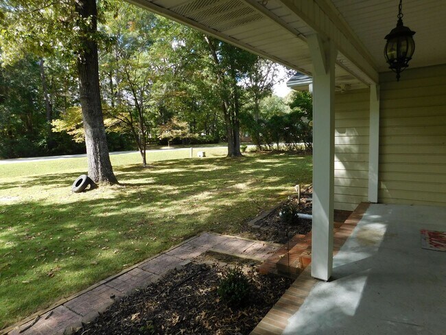 Building Photo - 278 Gatewood Dr