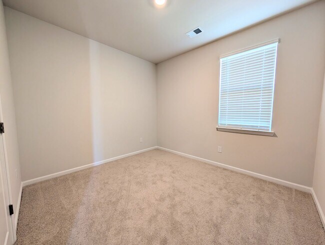 Building Photo - Brand New Home in Sand Ridge Park