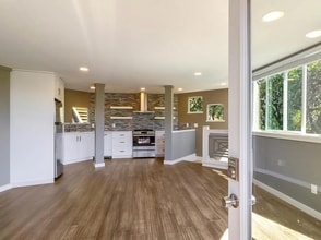 Building Photo - Cottage Retreat Minutes from Downtown Los Gatos & Saratoga