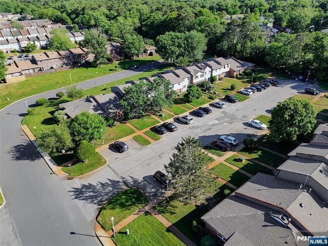 Building Photo - 108 Greenwood Loop Rd