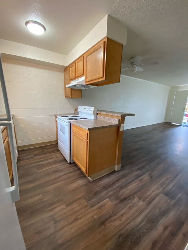 Building Photo - 1222 NE 4th St