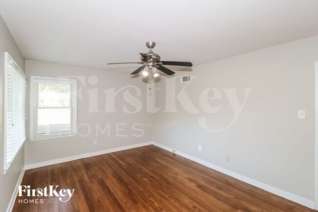 Building Photo - 4205 Charleswood Rd