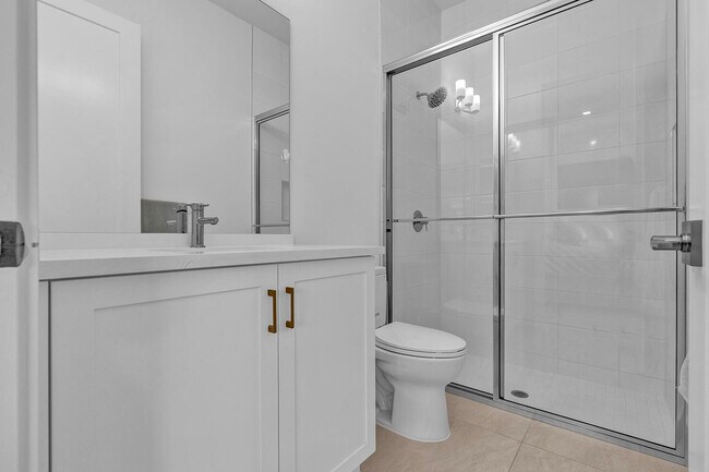 Building Photo - 9524 Riverside Pk Dr
