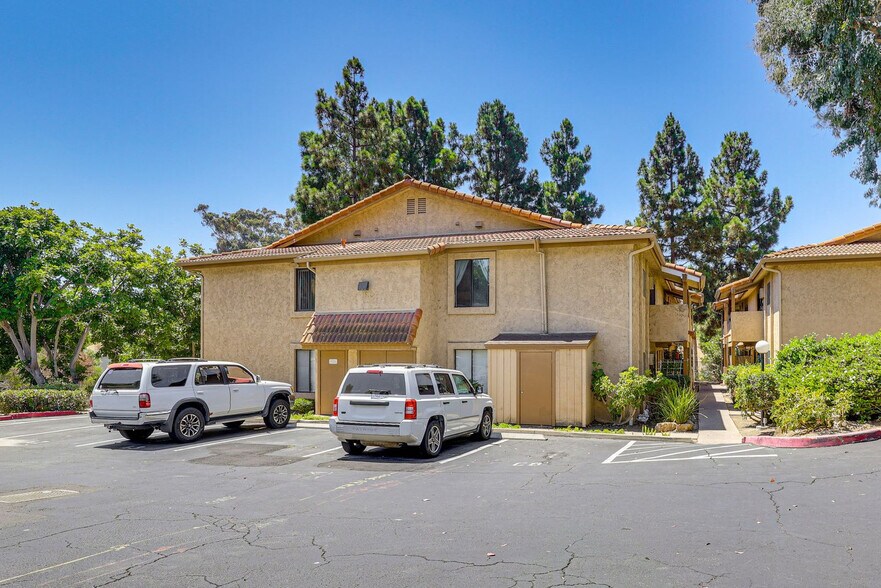 Building Photo - 265 Loma Alta Dr
