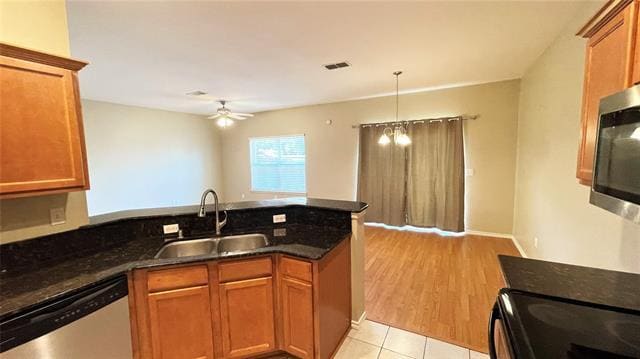 Building Photo - 1203 Reseda Dr