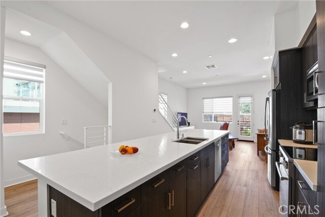 Building Photo - 257 Elm Ave