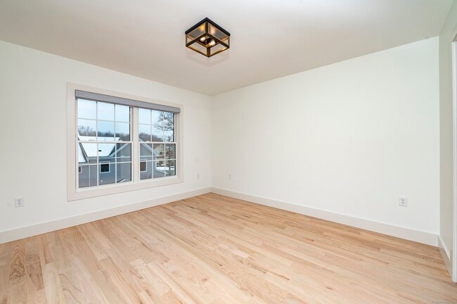 Building Photo - 2620 Main St