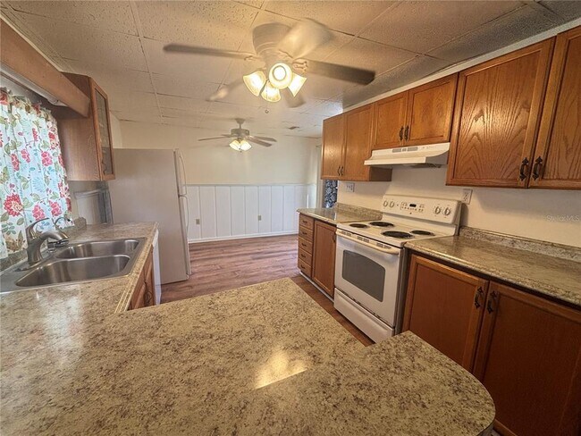 Building Photo - 128 2nd Ave SW