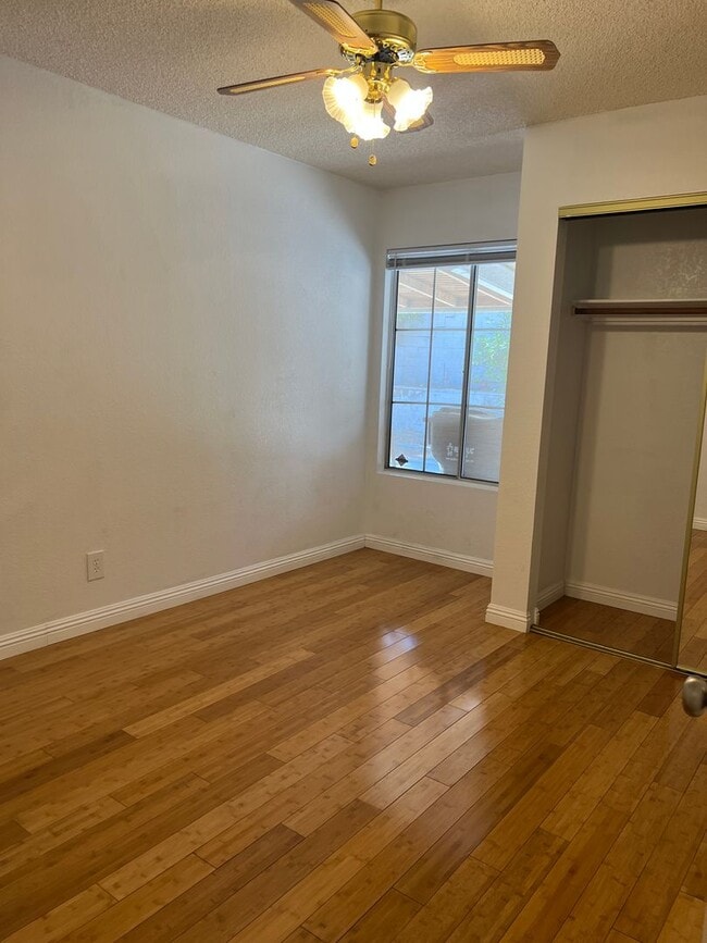 Building Photo - Cute*Clean*Single Story Home