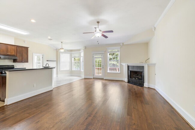 Building Photo - 5633 Tecumseh Dr