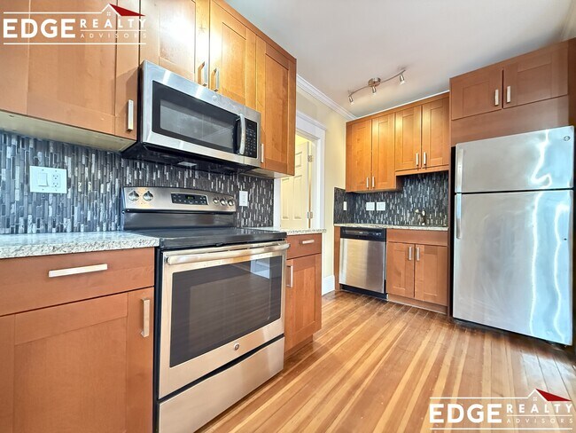 Building Photo - 136 Summer St