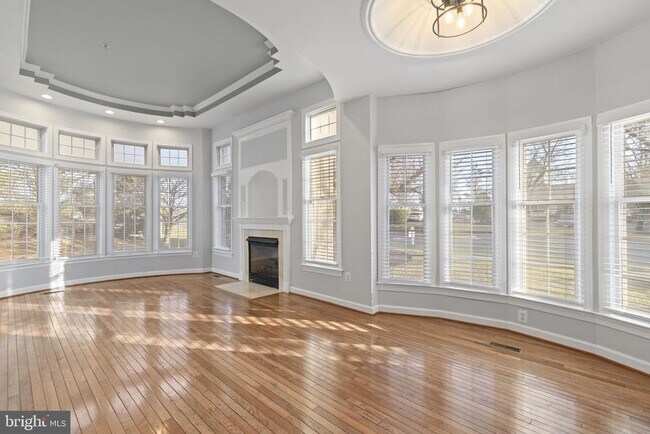 Building Photo - 1725 Gatehouse Ct