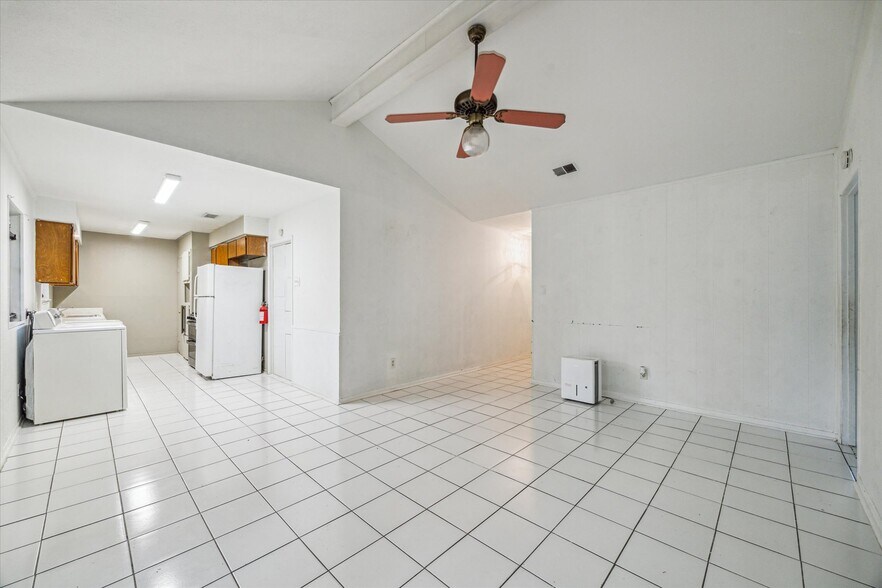 Building Photo - 538 Glenvale Dr
