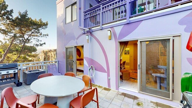 Building Photo - Decorator's Dream - Amazing Bernal Heights 3x3 + bonus room Single-Family Home w. 180 views