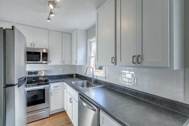 Building Photo - Beautifully Renovated Two Bedroom Duplex – Columbia, TN!