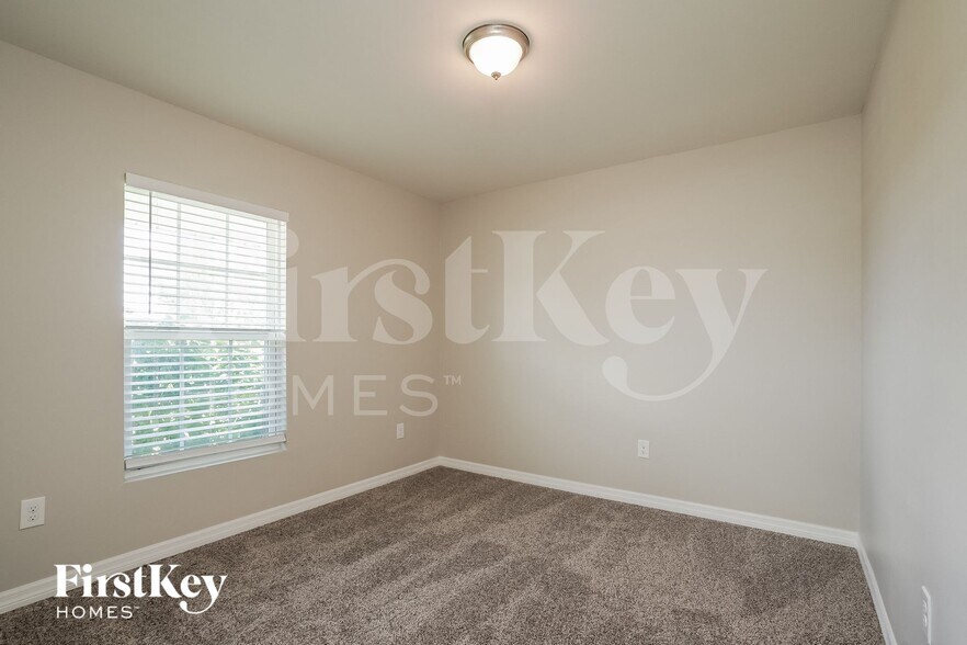 Building Photo - 1828 NW 13th Terrace