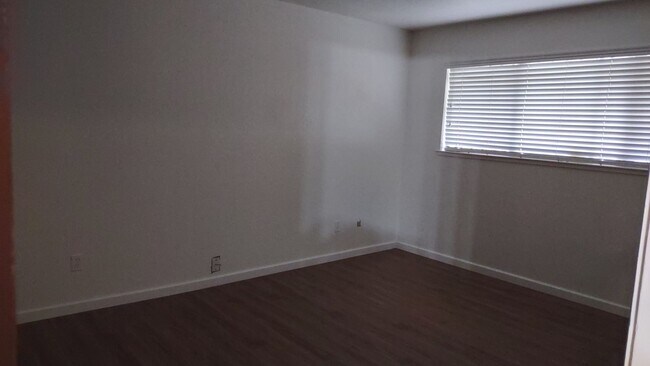 Building Photo - 965 Johnfer Way