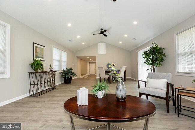 Building Photo - 9520 48th Ave