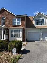 Building Photo - 15 Bobrick Rd