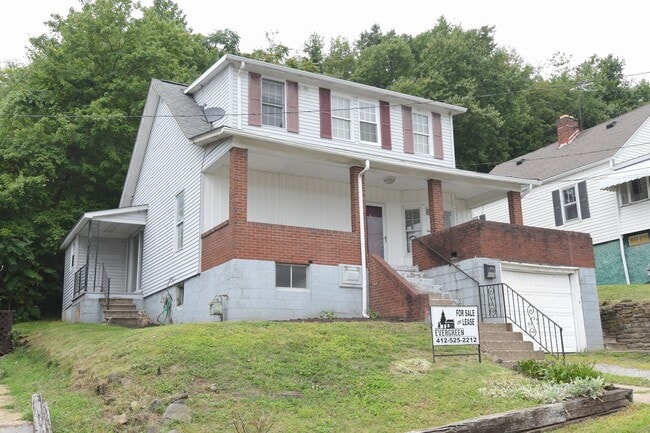 Building Photo - 5 Bed /2 Bath Single Family Home for Rent ...